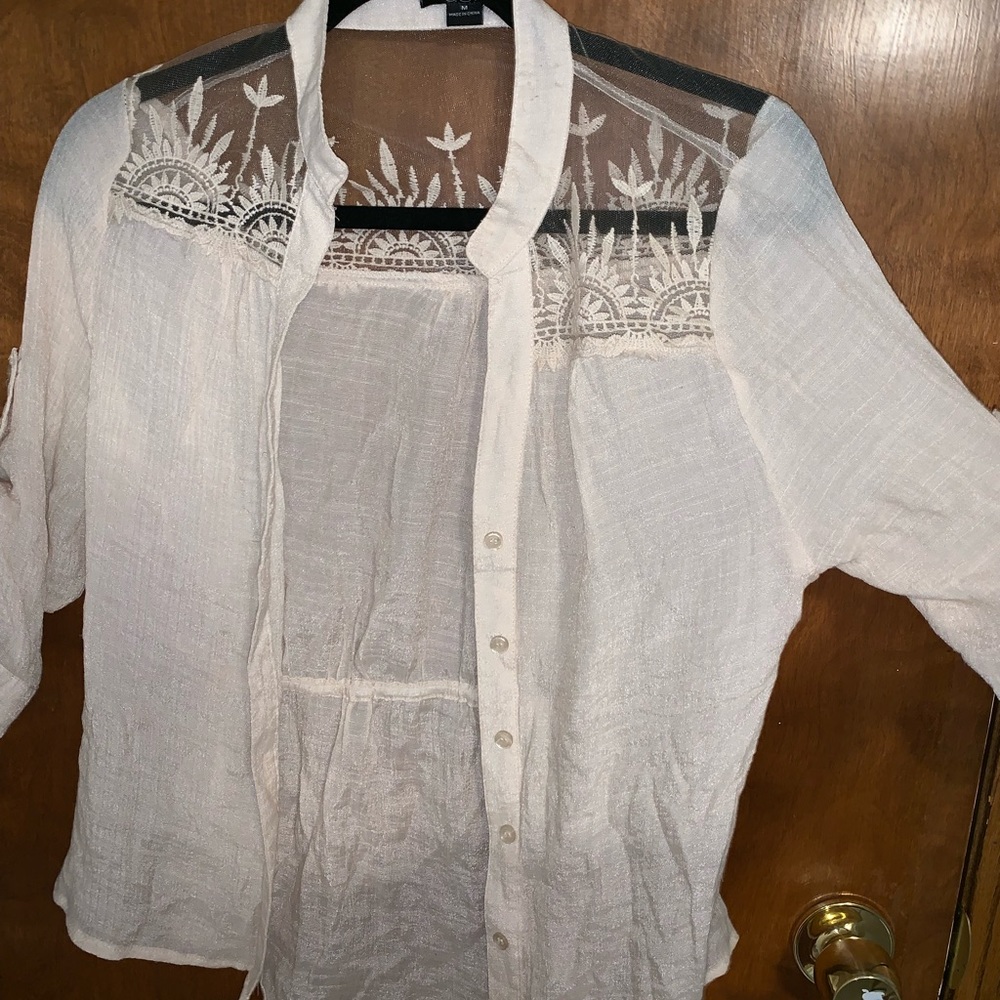 DELICATE PATTERNED BLOUSE